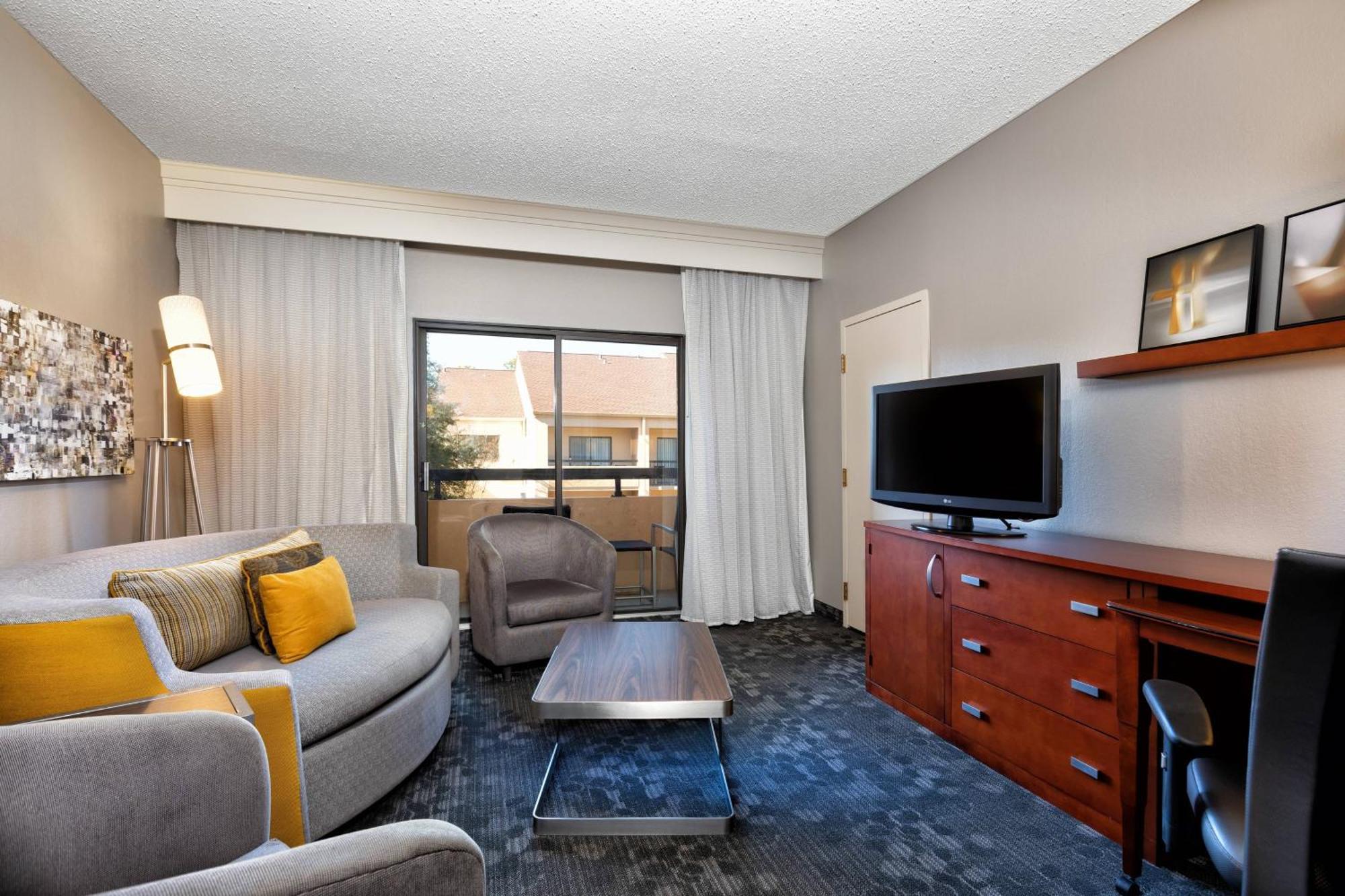 Courtyard By Marriott Dallas-Fort Worth/Bedford Ngoại thất bức ảnh