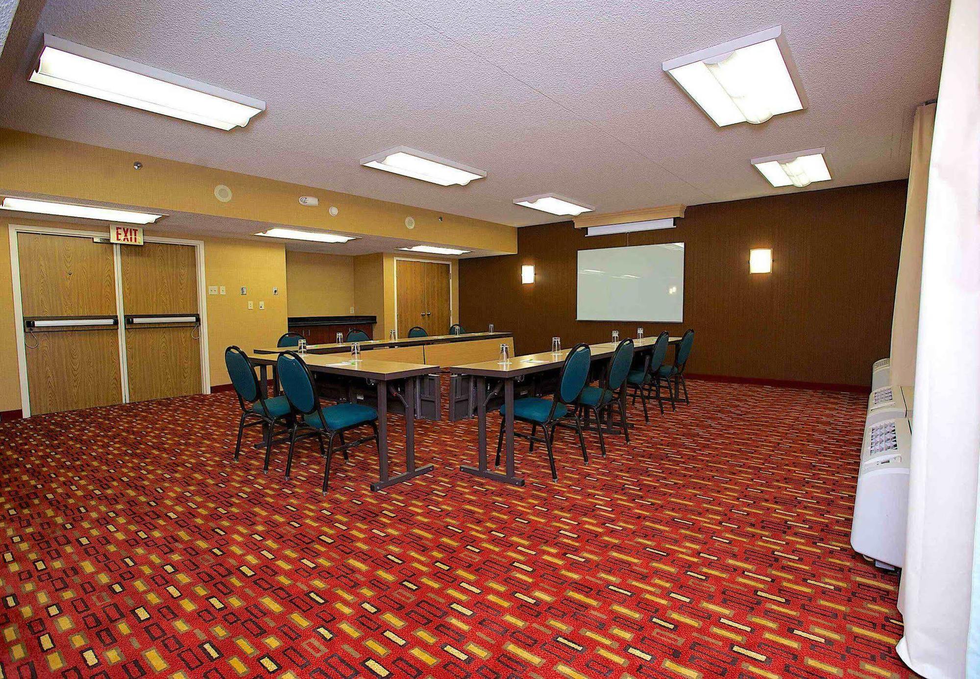 Courtyard By Marriott Dallas-Fort Worth/Bedford Ngoại thất bức ảnh